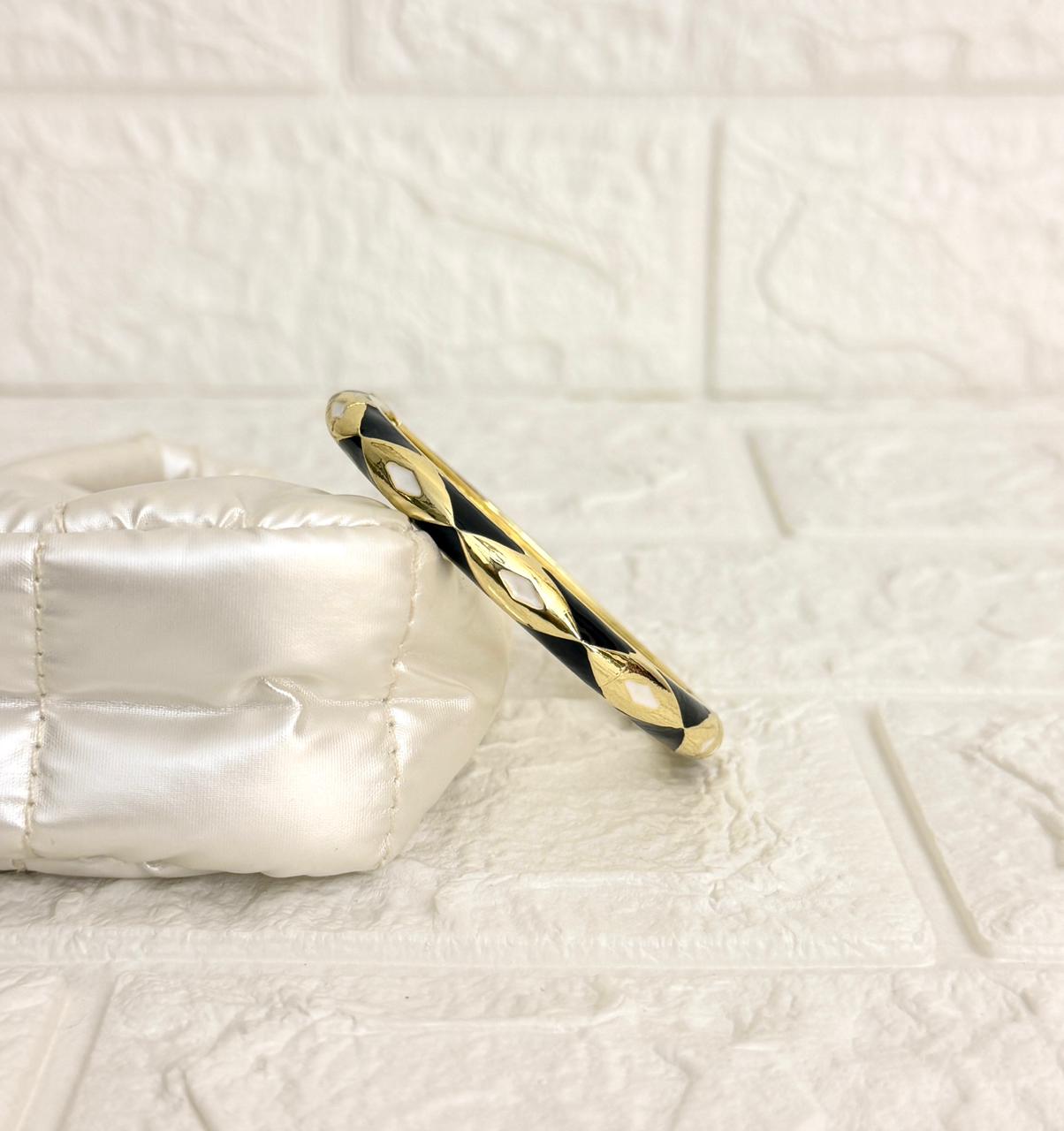 Diamond Weave Enamel Kada - Black White