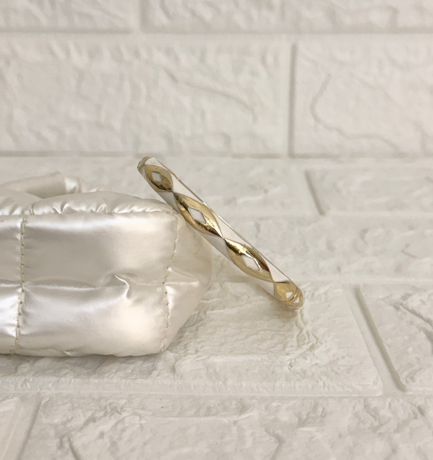 Diamond Weave Enamel Kada - Classic White