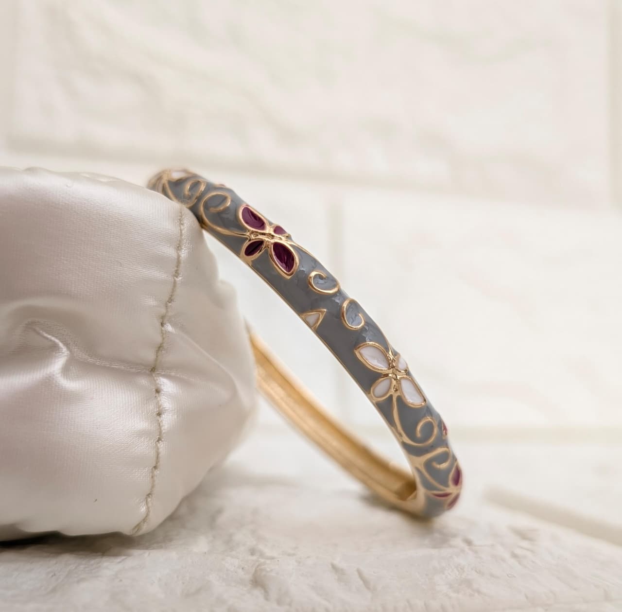 Florielle Enamel Kada - Grey Burgundy Ivory