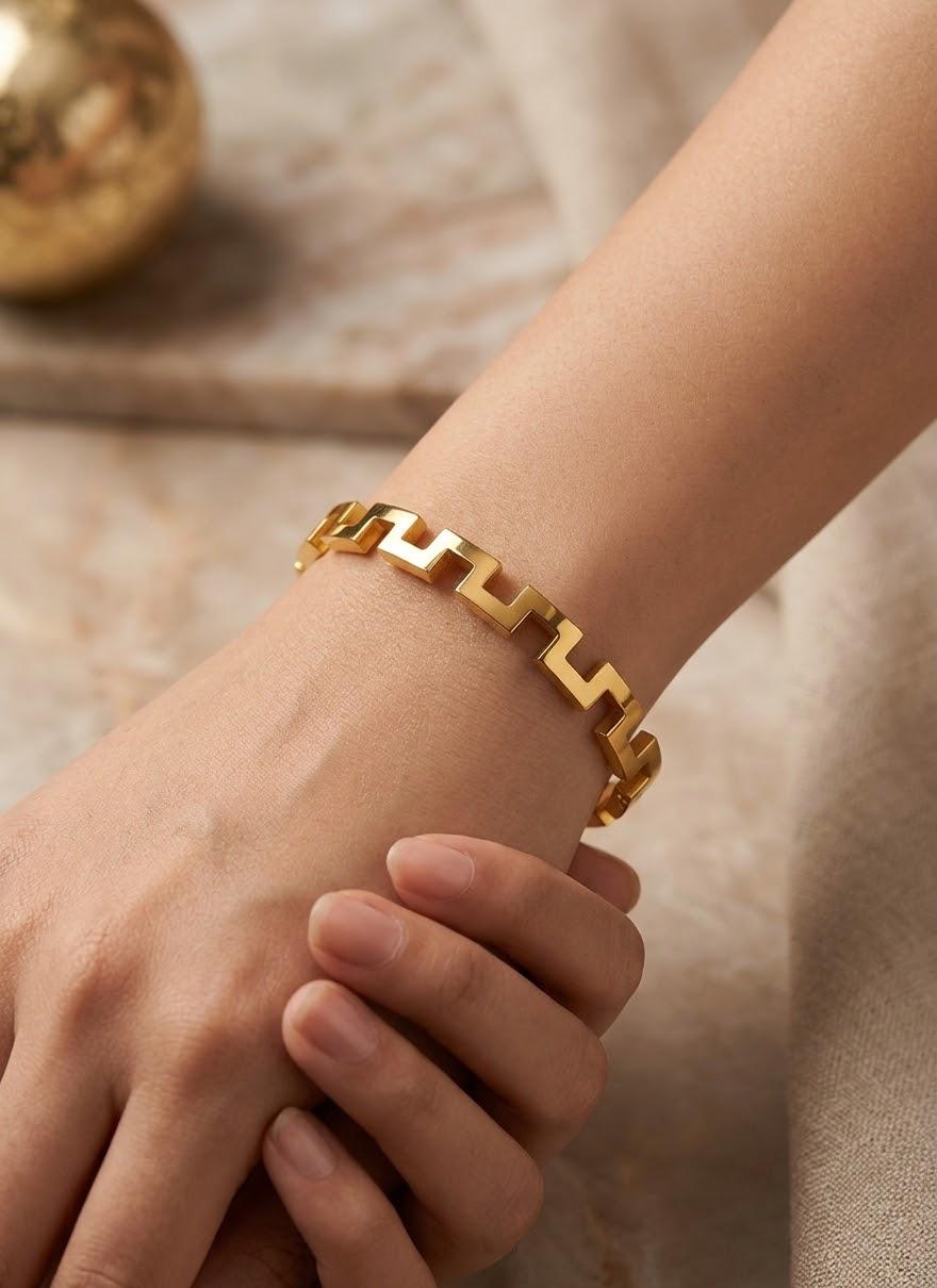 Gold-colour geometric link bracelet