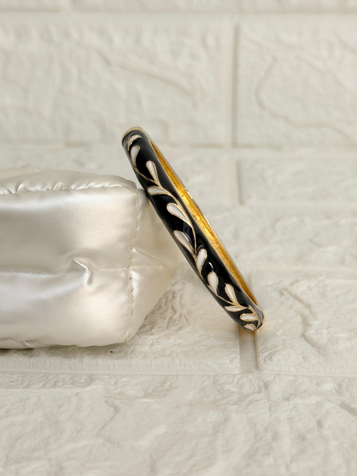 Leaf Vine Enamel Kada - Black Ivory
