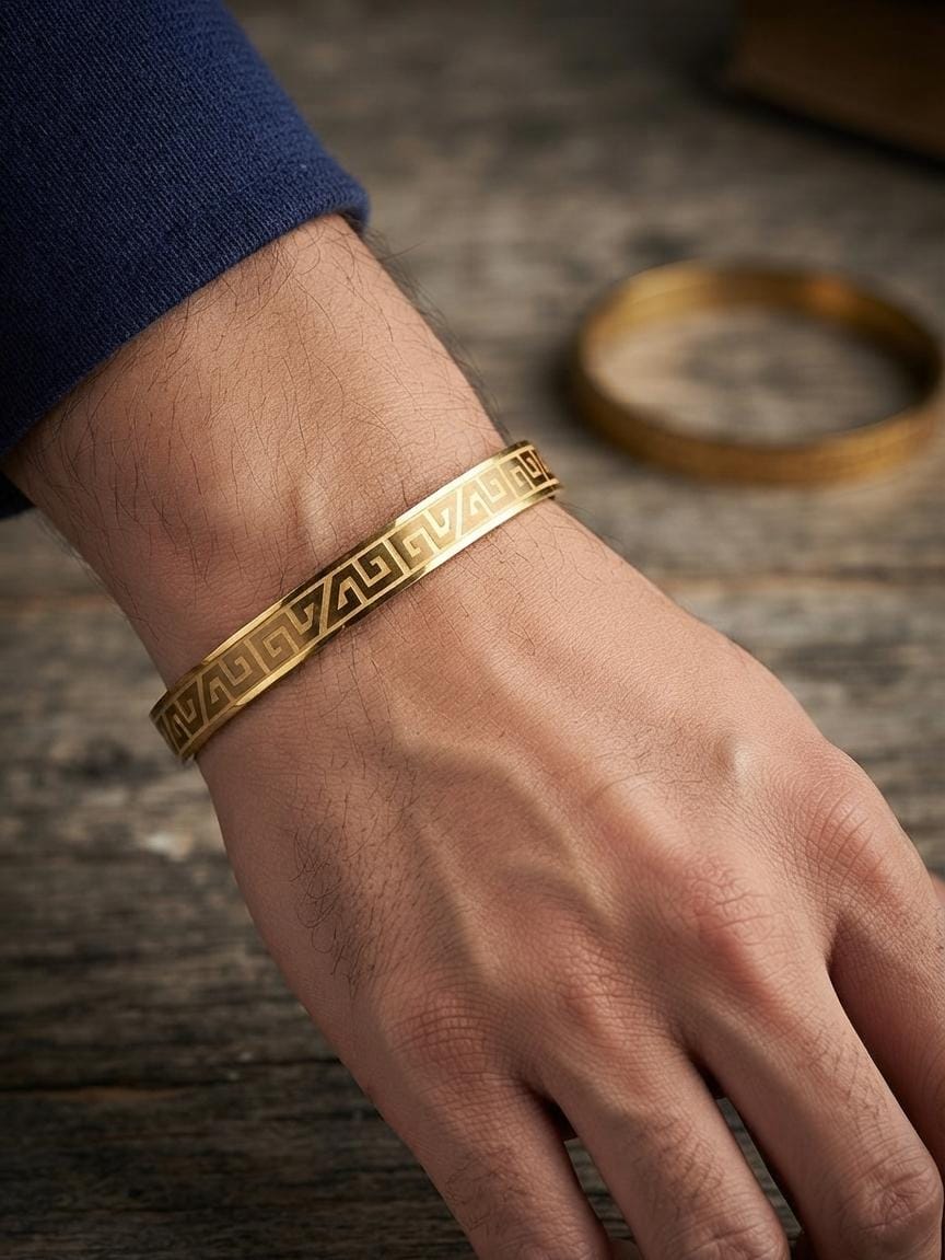 Men's gold-colour geometric pattern kada bracelet