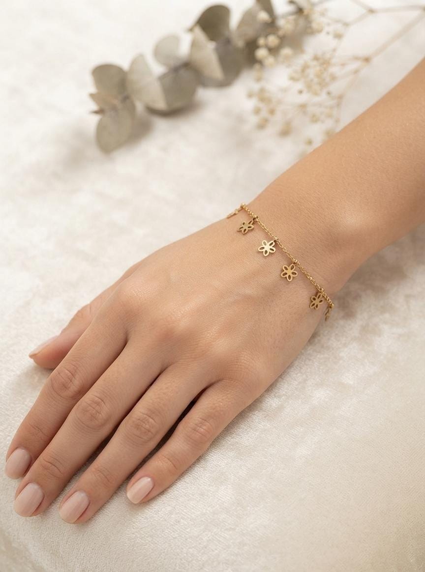 Women’s Anti-Tarnish Golden Floral Charm Bracelet
