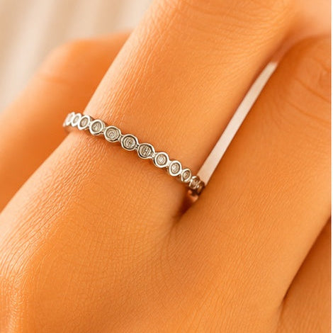 Women’s Silver Bezel Band anti-tarnish ring