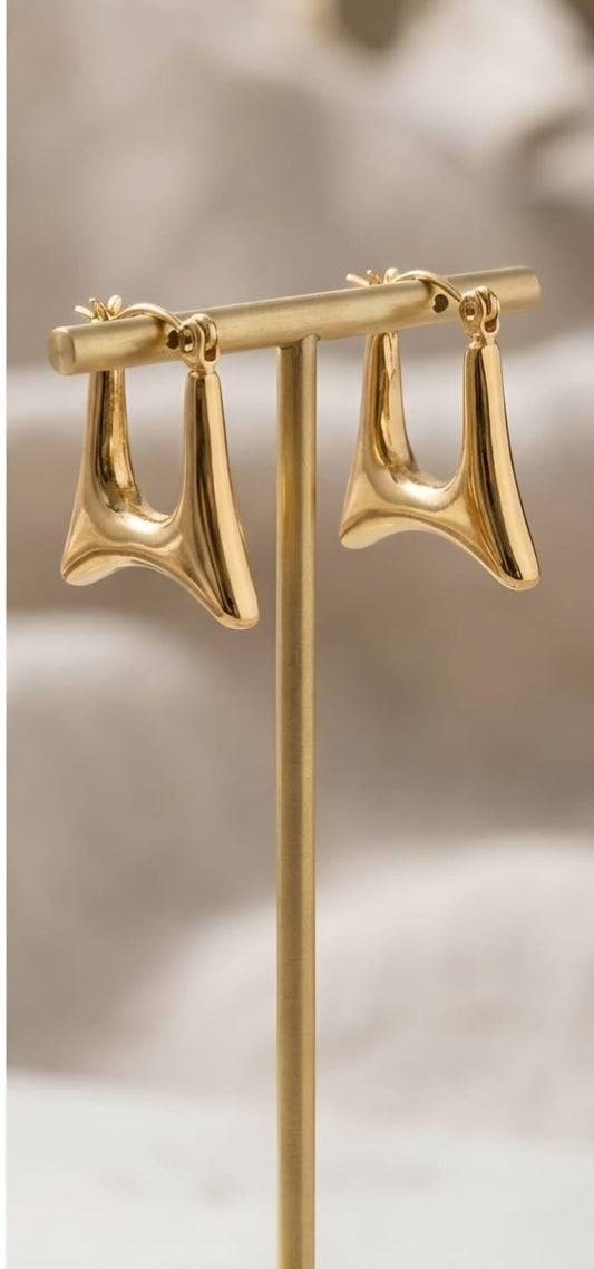 Women’s Sculpted Triangle anti-tarnish hoops