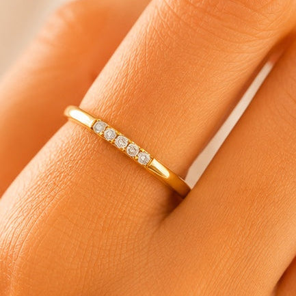 Women’s Slim Crystal Bar anti-tarnish ring